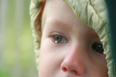 Дети, не получившие материнской любви, демонстрируют неизбирательное дружелюбие