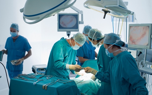 Мужчины более склонны к осложнениям после нейрохирургических операций