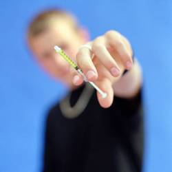 Вакцинация мальчиков и девочек вакциной против вируса папилломы человека может снизить риск рака полости рта